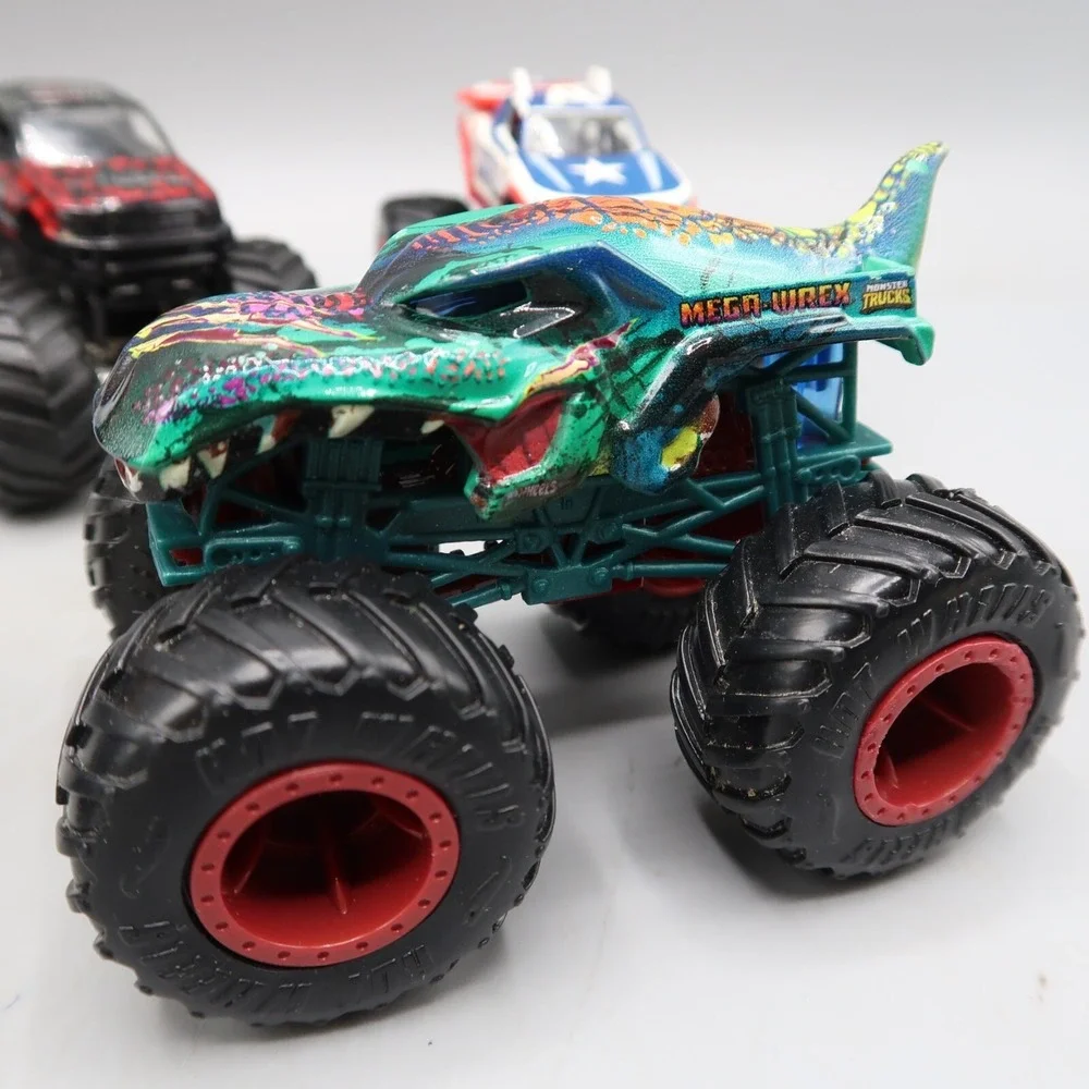 Hot‎ Wheels Monster Jam Truck Marvel Captain America Nightmare Star Stripes lot